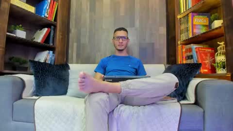 Snapshot of gabrieldraven chatting on September 22, 7:29 pm gabrieldraven online show from September 22, 7:29 pm