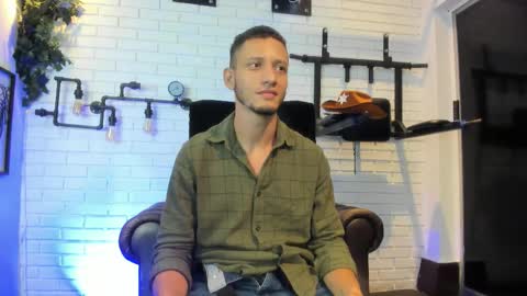 Snapshot of gabrieldraven chatting on October 3, 11:02 pm gabrieldraven online show from October 3, 11:02 pm