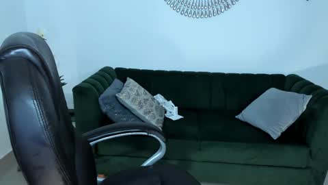 gabriella_evans_ online show from February 16, 8:01 am