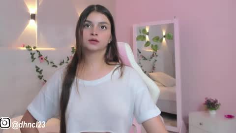 Snapshot of gabriellahoney18 chatting on March 4, 10:38 pm Gabriella online show from March 4, 10:38 pm