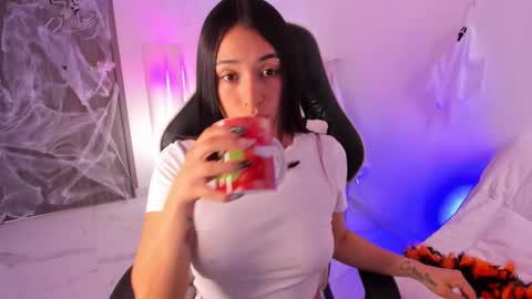 Gabriela online show from October 28, 4:52 pm