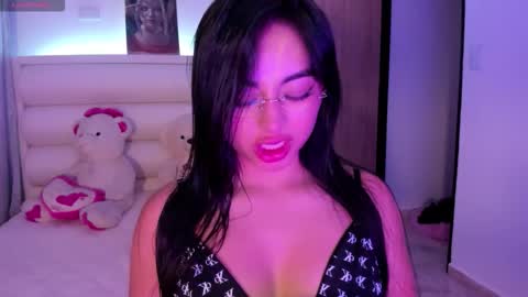 Snapshot of gabydesire chatting on October 6, 6:20 am GABY DESIRE online show from October 6, 6:20 am