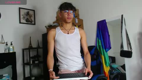 Snapshot of gael_jones chatting on September 21, 1:37 pm gael_jones online show from September 21, 1:37 pm