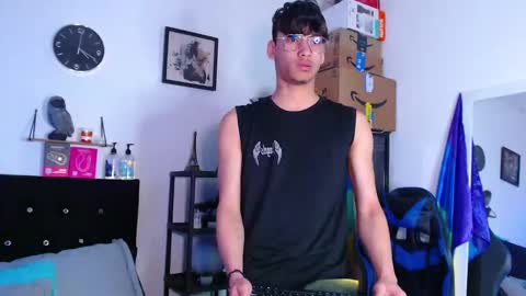Snapshot of gael_jones chatting on October 12, 1:37 pm gael_jones online show from October 12, 1:37 pm