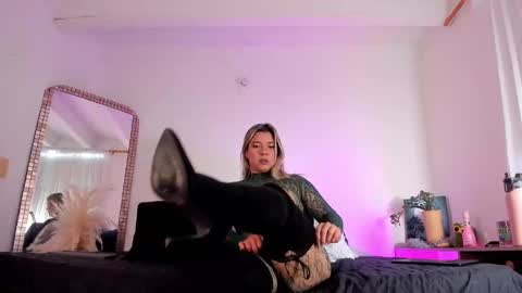 Snapshot of gaia_stonne chatting on October 6, 12:12 pm gaia_stonne online show from October 6, 12:12 pm