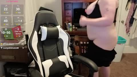 garnetinwonderland online show from April 23, 1:46 am