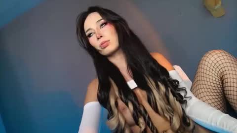 Anya online show from April 14, 2:42 pm