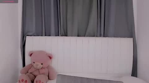 Snapshot of gatitavenecis1 chatting on September 14, 11:00 am Vnecis Marn online show from September 14, 11:00 am