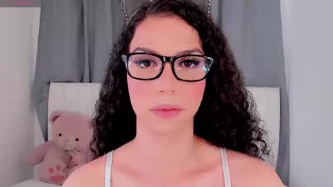 Snapshot of gatitavenecis1 chatting on September 16, 12:07 pm Vnecis Marn online show from September 16, 12:07 pm