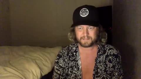 Snapshot of gcsurfer81 chatting on October 3, 9:06 am gcsurfer81 online show from October 3, 9:06 am