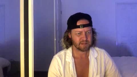 Snapshot of gcsurfer81 chatting on October 12, 9:13 am gcsurfer81 online show from October 12, 9:13 am