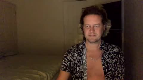 Snapshot of gcsurfer81 chatting on January 3, 9:04 am gcsurfer81 online show from January 3, 9:04 am