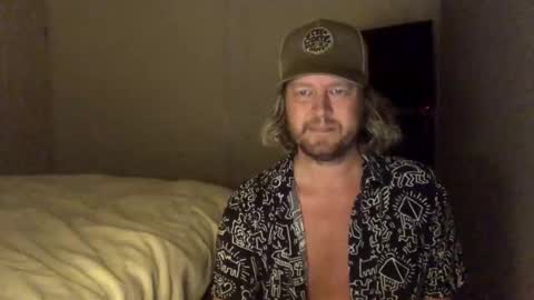 Snapshot of gcsurfer81 chatting on September 19, 9:02 am gcsurfer81 online show from September 19, 9:02 am