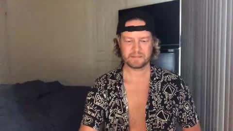 Snapshot of gcsurfer81 chatting on February 23, 11:04 pm gcsurfer81 online show from February 23, 11:04 pm