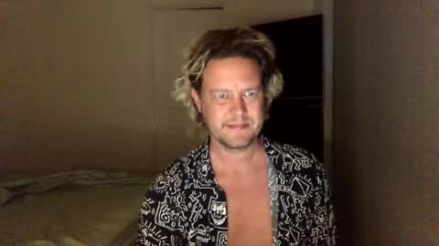 Snapshot of gcsurfer81 chatting on January 7, 9:07 am gcsurfer81 online show from January 7, 9:07 am