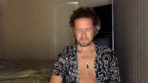 Snapshot of gcsurfer81 chatting on December 9, 7:39 am gcsurfer81 online show from December 9, 7:39 am