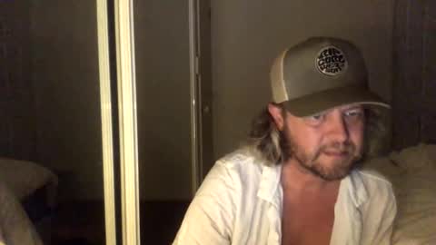 Snapshot of gcsurfer81 chatting on October 18, 9:35 am gcsurfer81 online show from October 18, 9:35 am