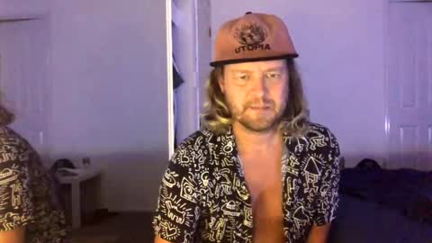 gcsurfer81 online show from February 4, 8:51 am