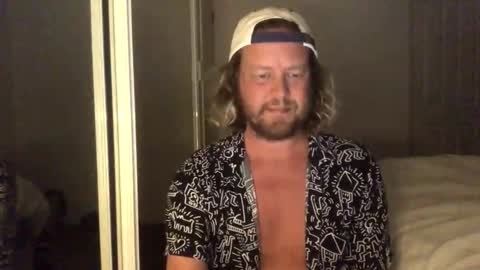 Snapshot of gcsurfer81 chatting on October 25, 10:03 am gcsurfer81 online show from October 25, 10:03 am