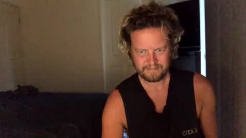 Snapshot of gcsurfer81 chatting on January 29, 7:46 am gcsurfer81 online show from January 29, 7:46 am