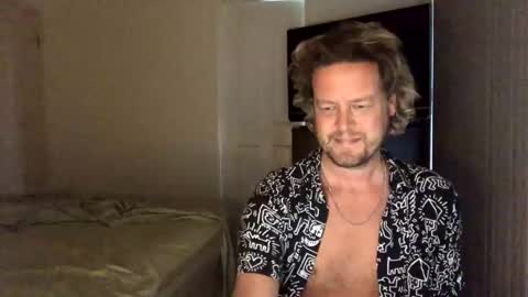 Snapshot of gcsurfer81 chatting on December 20, 7:55 am gcsurfer81 online show from December 20, 7:55 am