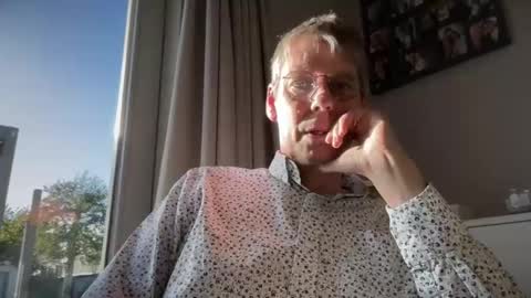 Snapshot of geertjem chatting on October 24, 2:18 pm geertjem online show from October 24, 2:18 pm