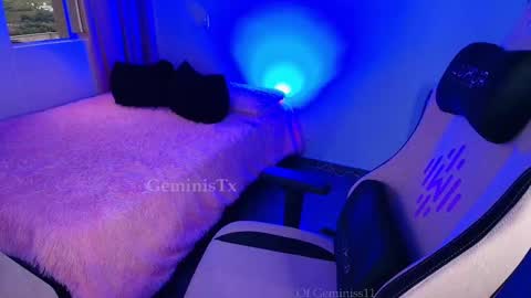 Snapshot of geminis11 chatting on February 17, 11:11 pm geminis11 online show from February 17, 11:11 pm