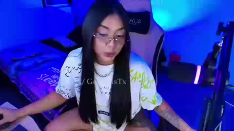 Snapshot of geminis11 chatting on September 11, 1:40 am geminis11 online show from September 11, 1:40 am