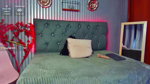 Snapshot of geminis_milf chatting on October 23, 5:03 pm geminis_milf online show from October 23, 5:03 pm