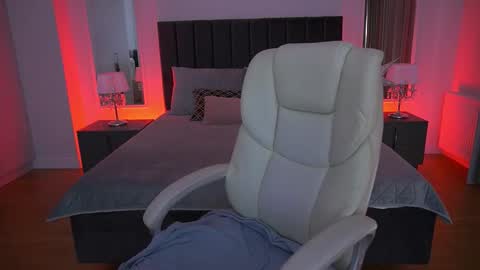 gentleadellee online show from March 15, 7:23 am