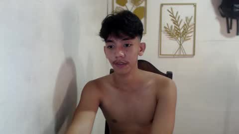 Snapshot of gentlemanlustx chatting on October 8, 11:10 pm Rayl online show from October 8, 11:10 pm