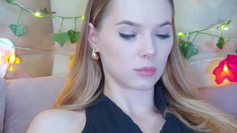 Snapshot of gentlerossi chatting on October 8, 8:59 pm GentleRossi online show from October 8, 8:59 pm