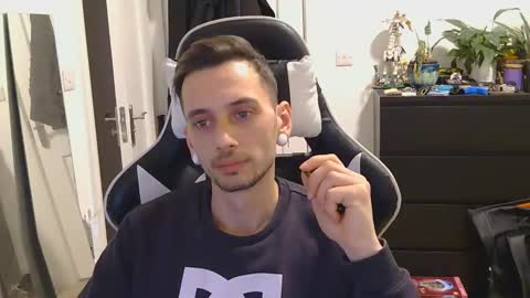 georgek0011 online show from March 16, 12:36 am