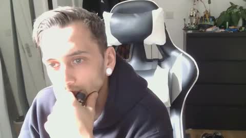 georgek0011 online show from April 4, 4:58 pm