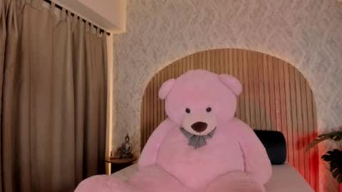 Kendal  online show from February 17, 12:48 pm