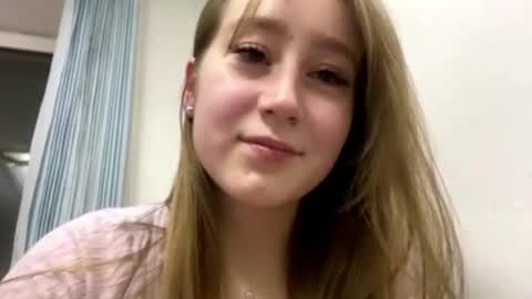 Sofie online show from November 13, 8:00 pm