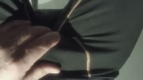 geranimo431374 online show from March 5, 5:49 am