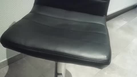 geranimo431374 online show from March 27, 4:40 am