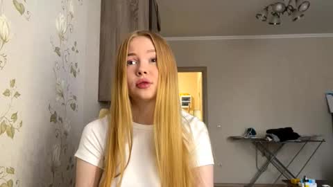 Snapshot of gerishingleton chatting on October 20, 9:36 am Amelia online show from October 20, 9:36 am