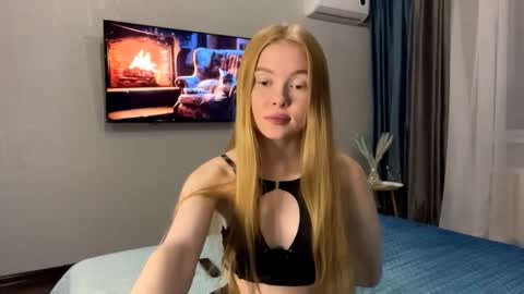 Amelia online show from October 27, 8:20 pm