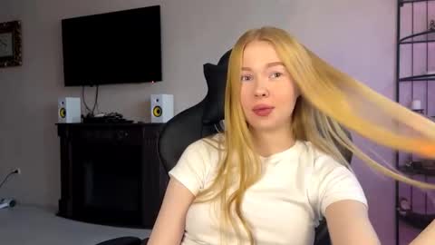 Amelia online show from November 3, 4:24 am