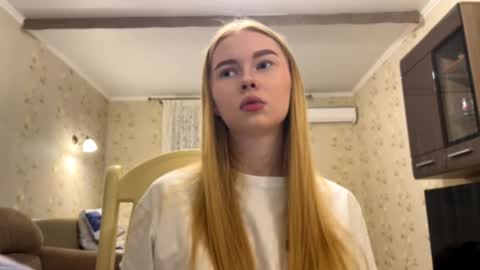 Snapshot of gerishingleton chatting on September 25, 4:03 pm Amelia online show from September 25, 4:03 pm