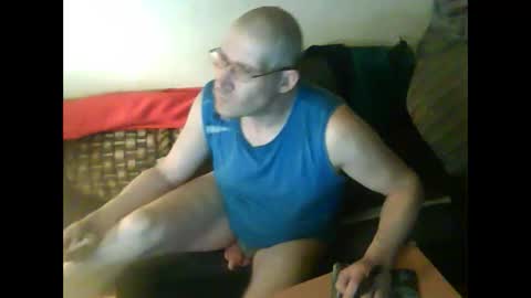 Snapshot of germantslover39 chatting on March 2, 3:02 am Alex39 online show from March 2, 3:02 am