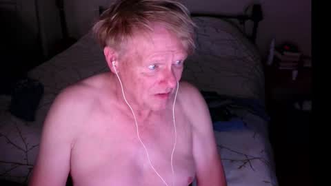 Snapshot of gethyn chatting on September 17, 7:01 am Gethyn online show from September 17, 7:01 am