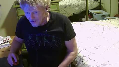 Snapshot of gethyn chatting on February 21, 9:13 am Gethyn online show from February 21, 9:13 am
