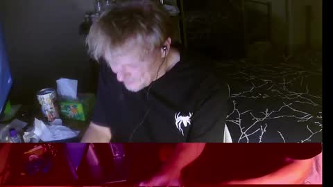 Snapshot of gethyn chatting on December 3, 7:27 am Gethyn online show from December 3, 7:27 am