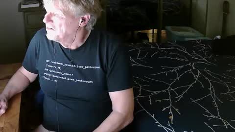 Snapshot of gethyn chatting on February 26, 7:02 am Gethyn online show from February 26, 7:02 am