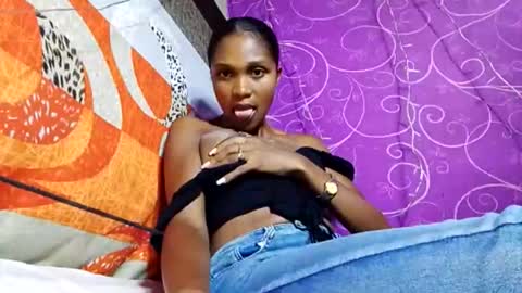 gggloria online show from April 2, 2:02 pm