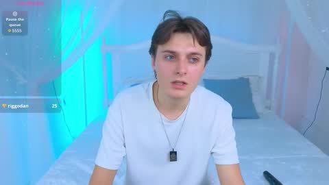 Alex online show from October 31, 6:41 pm