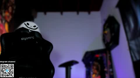 Sara online show from December 13, 7:53 pm